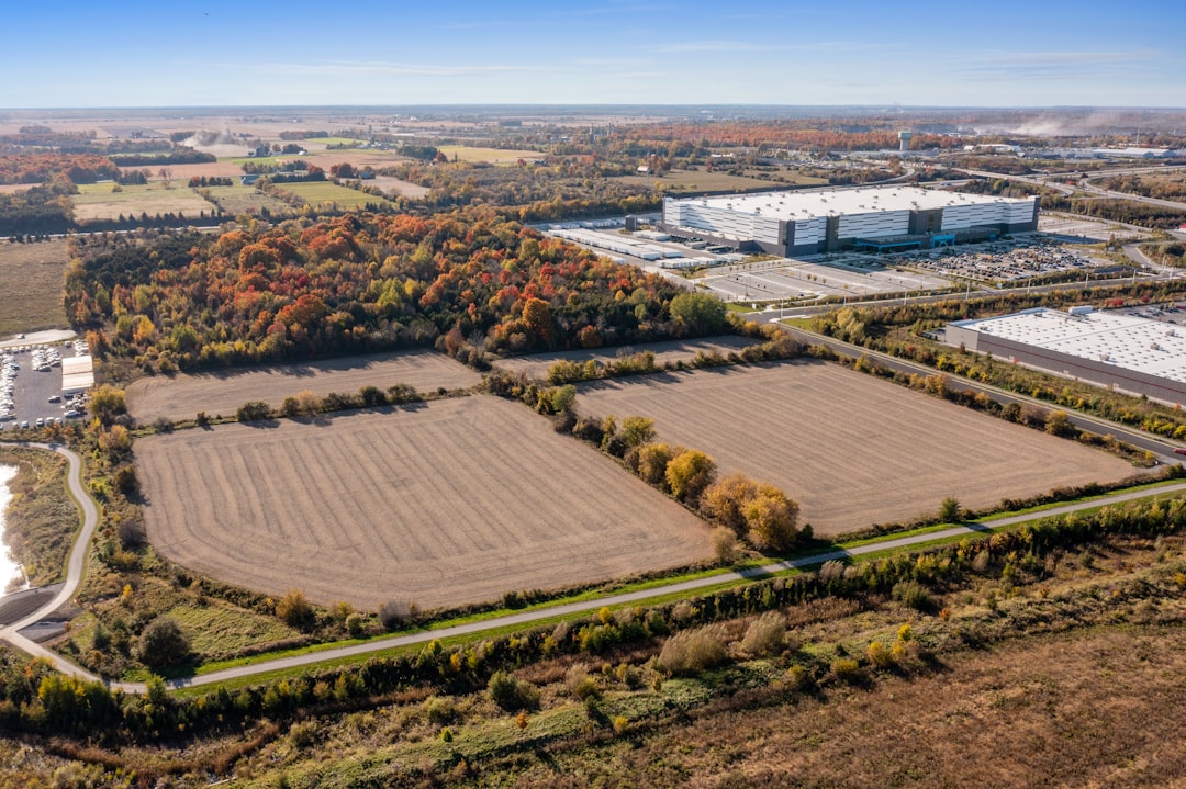 Najlepsze działki na sprzedaż: poradnik dla nabywców